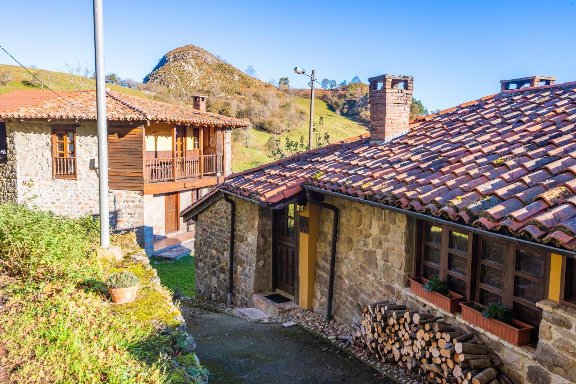 Casa De Ligueria Guest House Rozapanera ภายนอก รูปภาพ