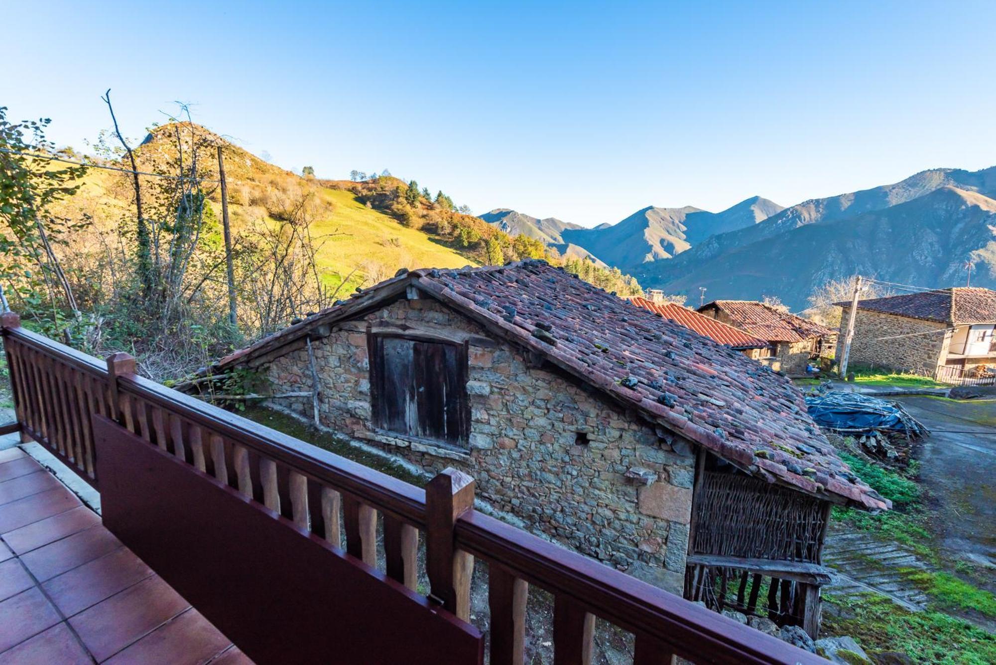 Casa De Ligueria Guest House Rozapanera ภายนอก รูปภาพ